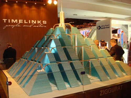 Fachadas de pirámides hechas con carbono neutral